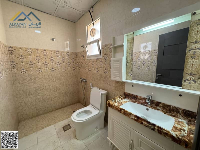 3 2fee1621-d2fc-49ee-991e-df2201a34cdb. jpg