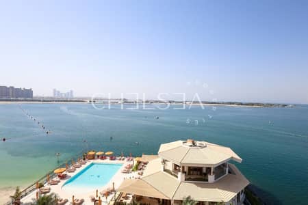 1 Bedroom Apartment for Rent in Palm Jumeirah, Dubai - SEA AND LANMARK VIEW | LUXURY COASTAL LIVING