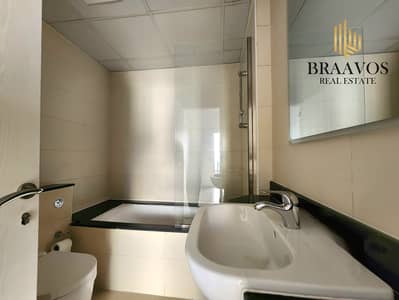 3 Bedroom Villa for Rent in Jumeirah Village Circle (JVC), Dubai - 3BR + MAID | NEAR CIRCLE MALL | FULLY RENOVATED