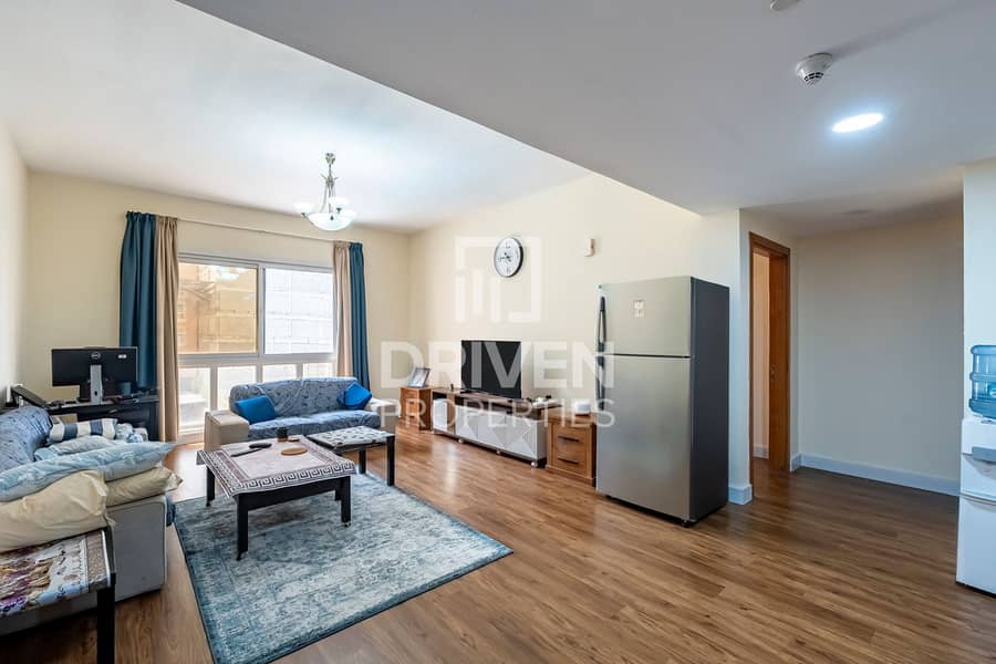 Spacious and Bright Unit | Well Maintained Spacious and Bright Unit | Well Maintained