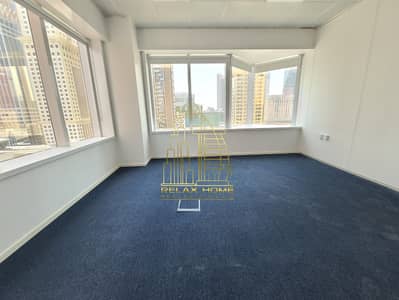 مکتب  للايجار في شارع الشيخ زايد، دبي - IMG-20250708-WA0029. jpg