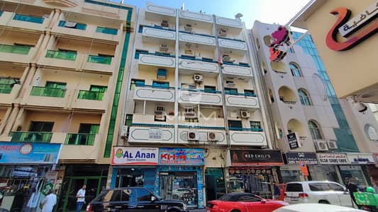 Studio for Rent in Deira, Dubai - Spacious Studio on prime location| Window AC | Deira