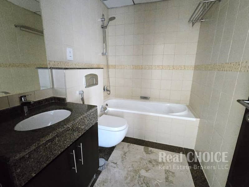 10 Bay Central P203 Pics (10). jpg