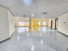 شقة في شارع حمدان 4 غرف 160000 درهم - 12222161