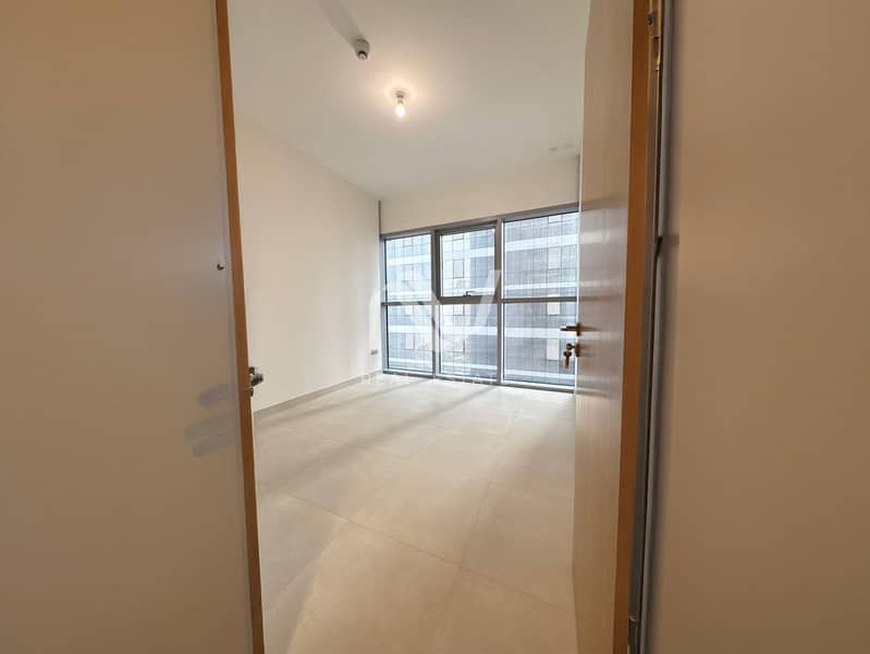 8 Radiant Boulevard_0001_expand 2. jpg
