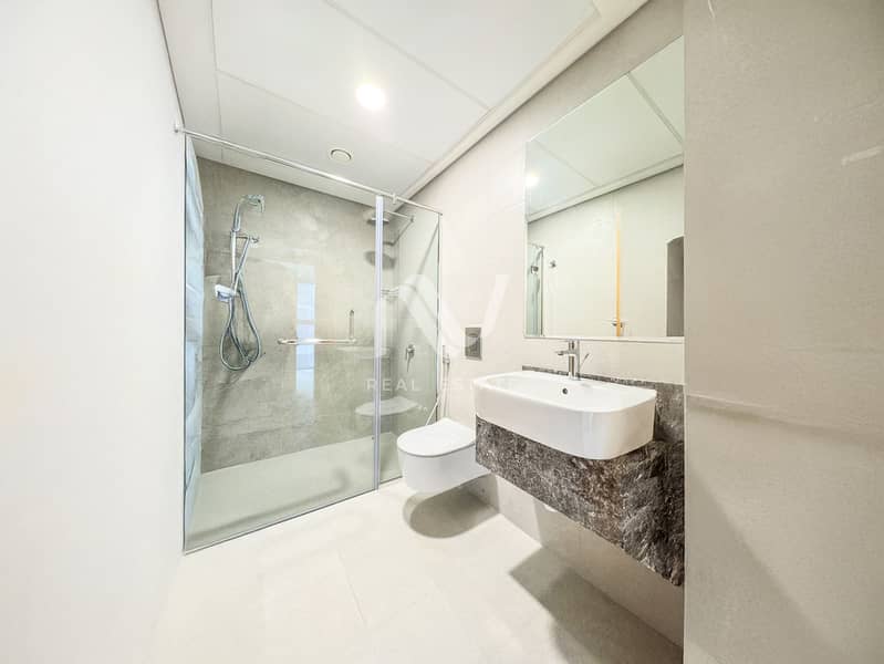 9 Radiant Boulevard_0008_expand 6. jpg