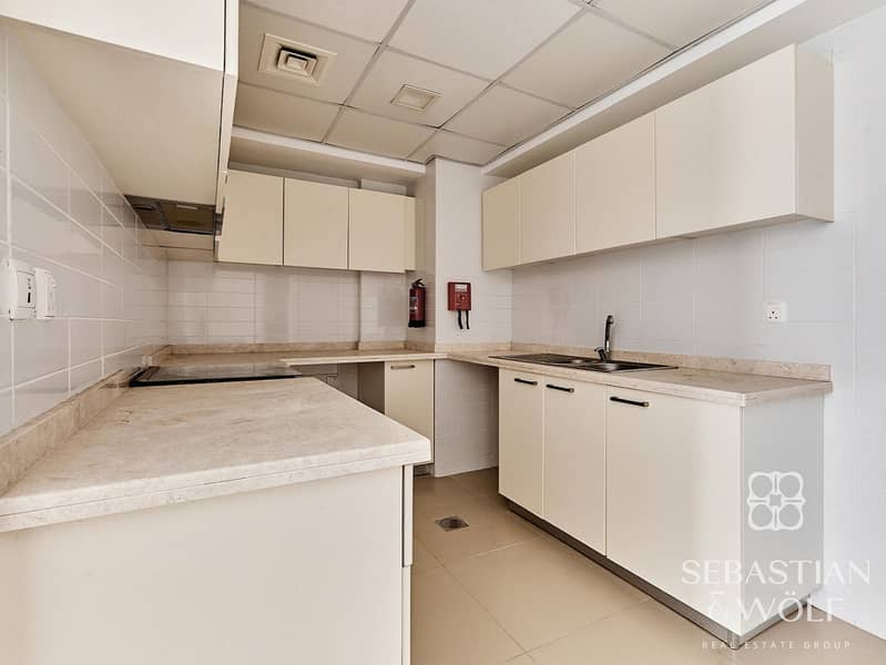 6 Kitchen. jpg