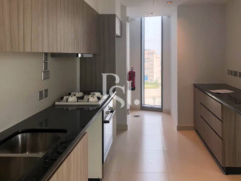 11 meera-tower-2-shams-abu-dhabi-al-reem-island-kitchen. JPG