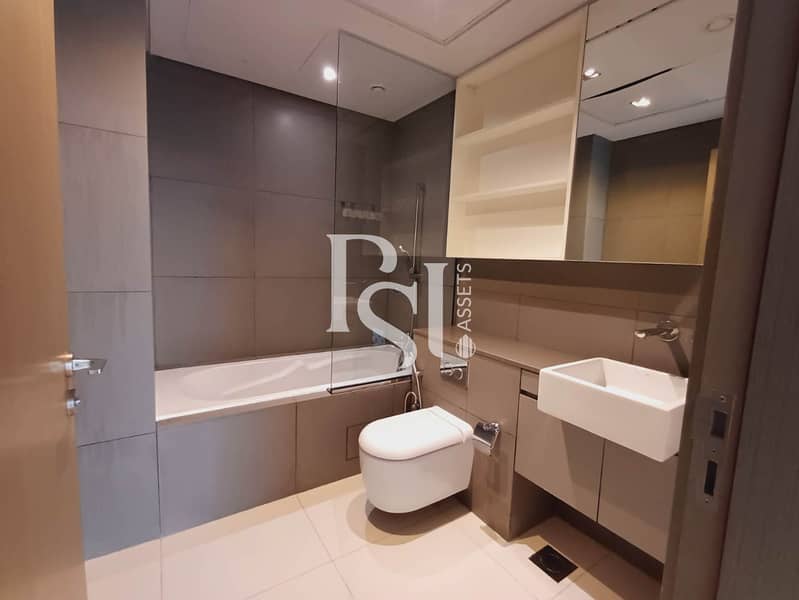 12 Bathroom 1 (1). jpg