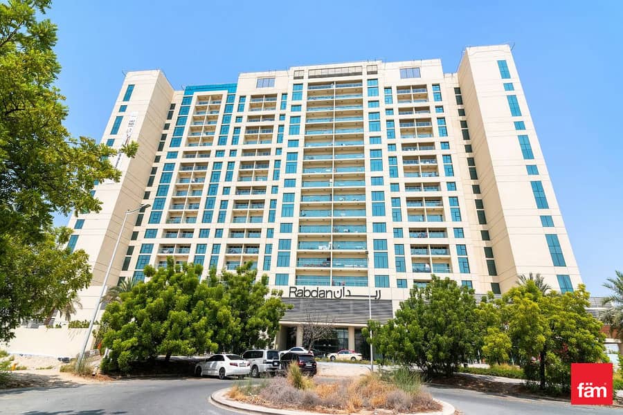位于汽车城，拉布丹大楼 1 卧室的公寓 70000 AED - 12229175