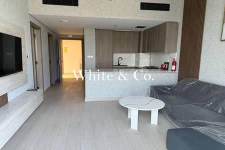 1 Bedroom Flat for Rent in Dubai Studio City, Dubai - One Bedroom and Study | Furnished | Vacant