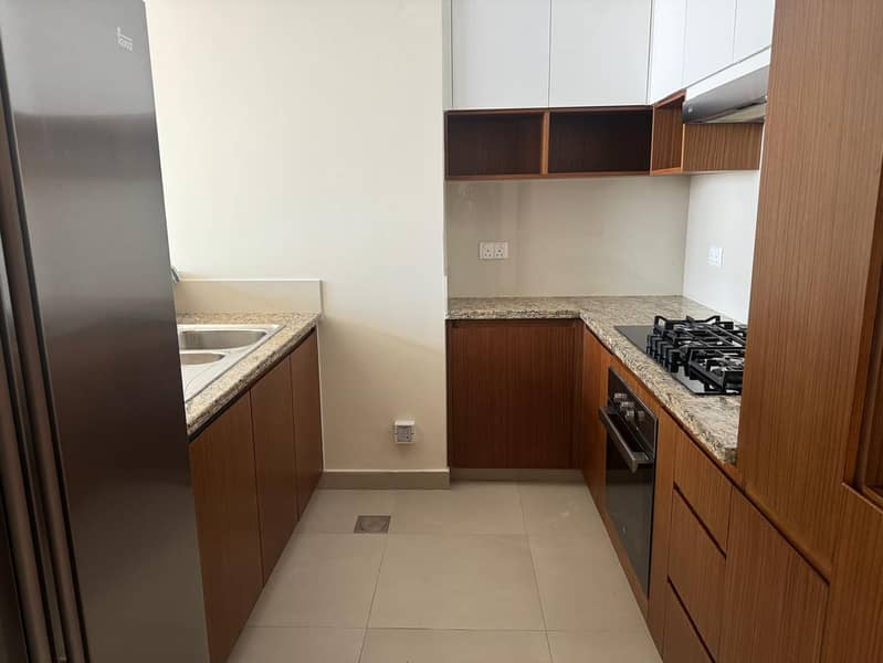 6 Stunning_Views___High_floor___Largest_Layout-8. jpg