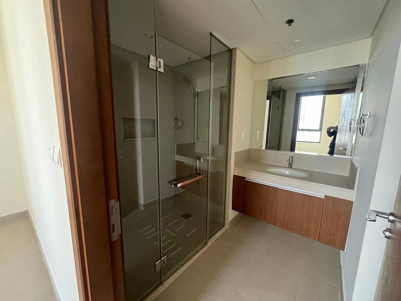 10 Stunning_Views___High_floor___Largest_Layout-11. jpg