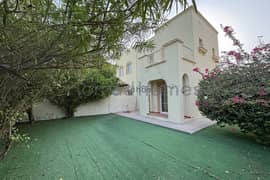 RENOVATOR'S DREAM | LAKE VIEW | PRIVATE GARDEN |4E