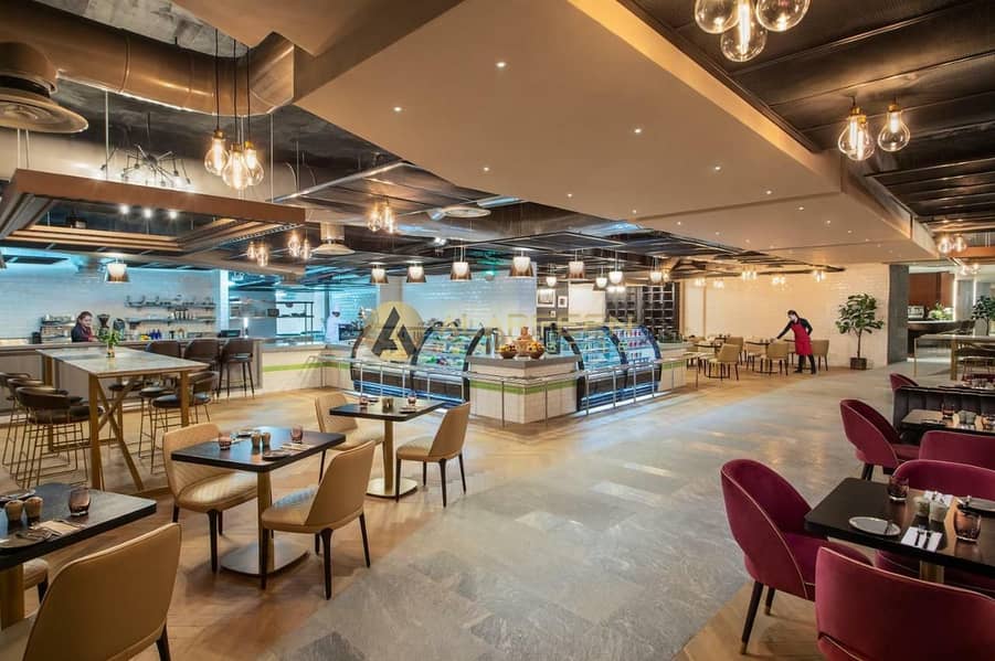 13 Restaurant (1). JPG