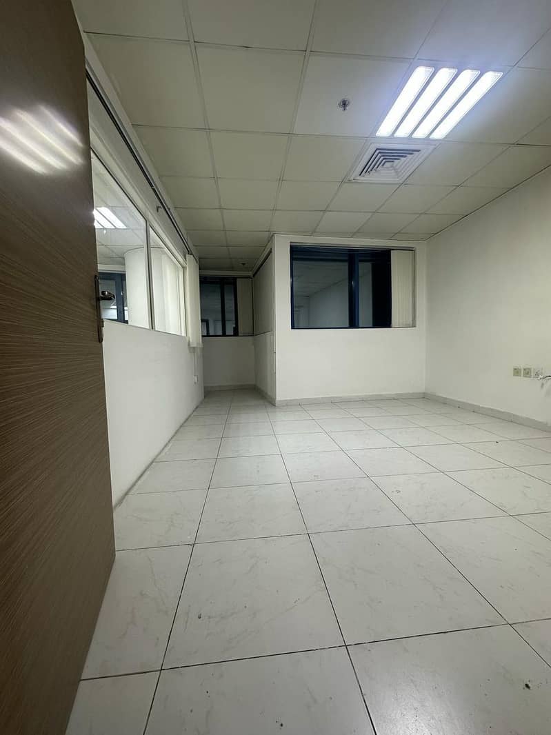 4 0ef89cbd-18ad-4457-a327-5ce21aae6987. jpg