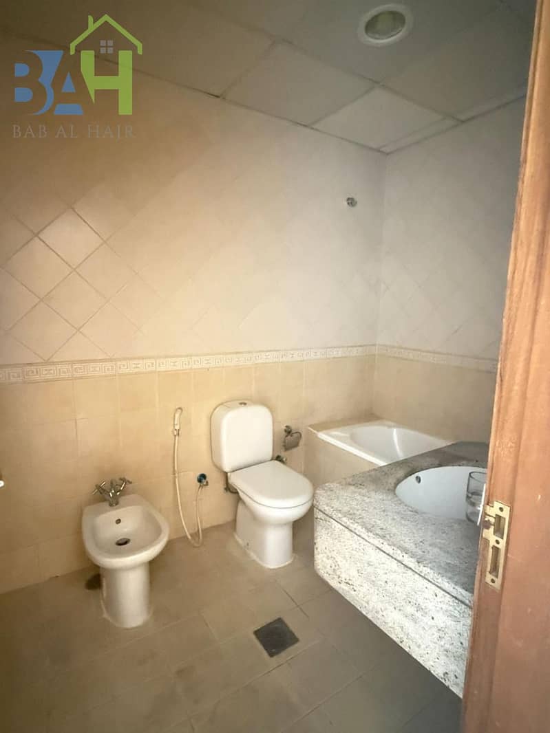 10 ba09eba5-ec21-4a64-adfb-4b6b6e6adcc1. JPG