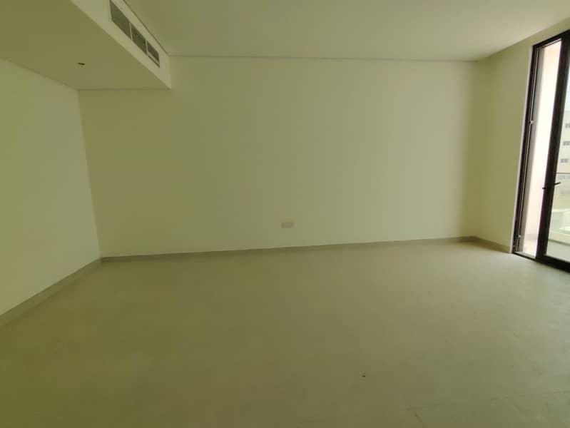 8 1000281196. jpg