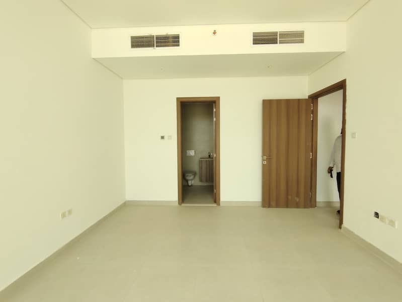 9 1000281160. jpg