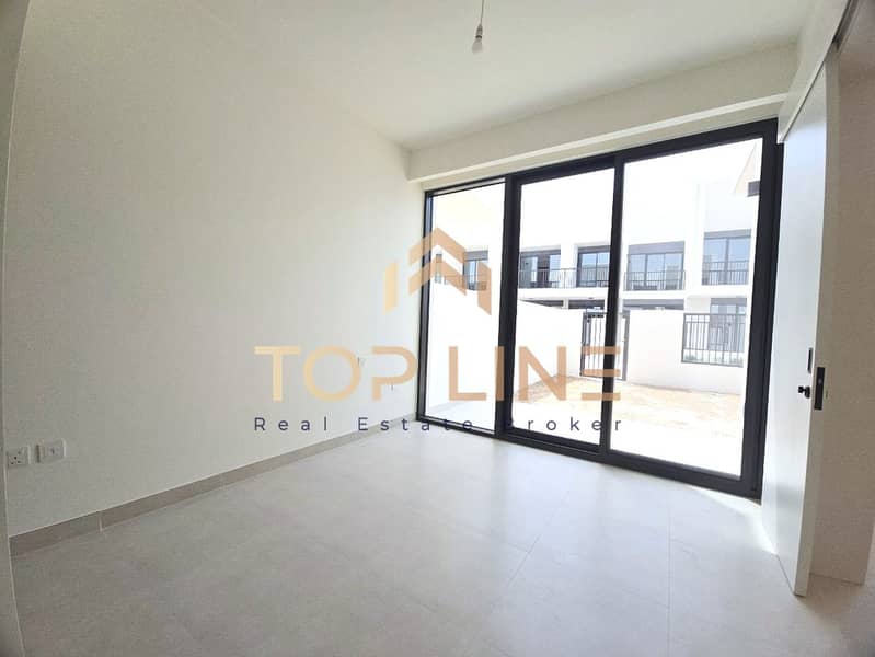 9 e139fec6-3d54-41ec-ad7f-0f260f2e1735. jpg
