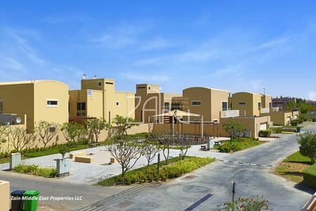 Spacious Single Row 4BR Townhouse Type S Spacious Single Row 4BR Townhouse Type S