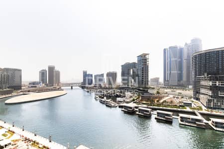 1 Bedroom Apartment for Sale in Business Bay, Dubai - Full Canal View | Spacious | Vacant on Transfer