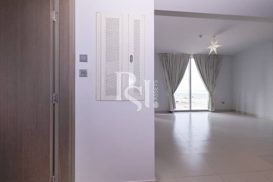 3 meera-tower-2-shams-abu-dhabi-al-reem-island-living-area (3). JPG