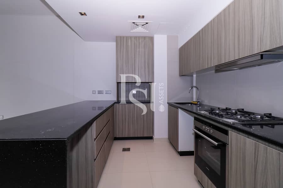 5 meera-tower-2-shams-abu-dhabi-al-reem-island-kitchen (3). JPG