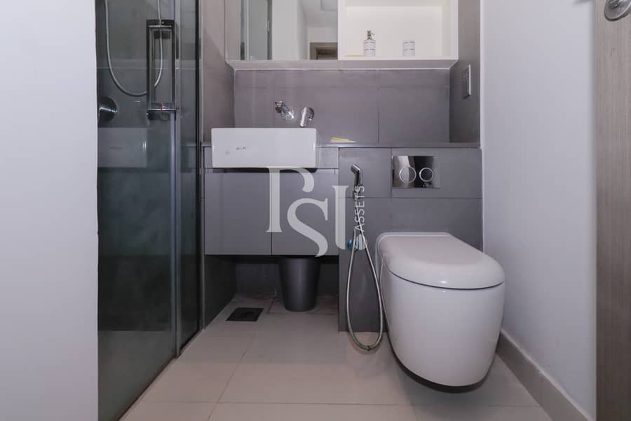 7 meera-tower-2-shams-abu-dhabi-al-reem-island-bathroom (2). JPG
