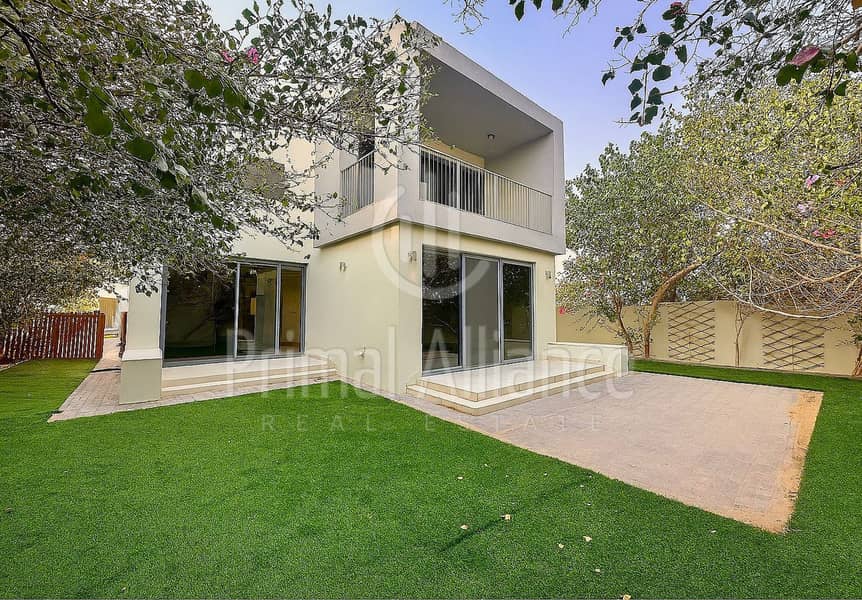 PRIVATE GARDEN | VACANT | NEAR PARK PRIVATE GARDEN | VACANT | NEAR PARK