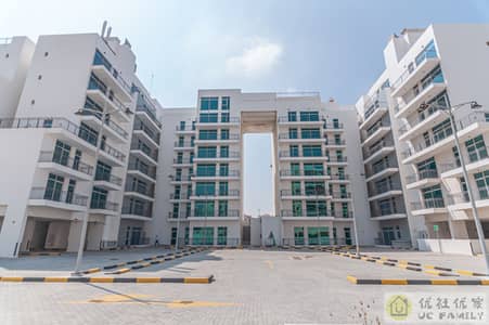 2 Cпальни Апартаменты в аренду в Интернешнл Сити, Дубай - Building-10. jpg