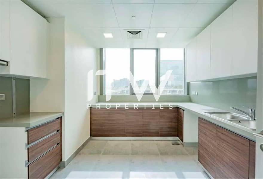 12 14665528-efd0eo-Photoroom. png