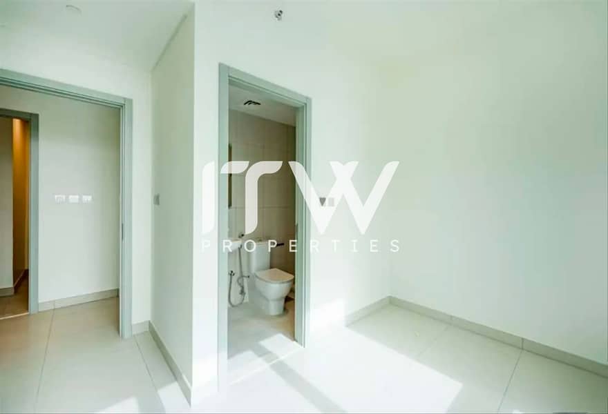 13 14665528-b53f1o-Photoroom. png