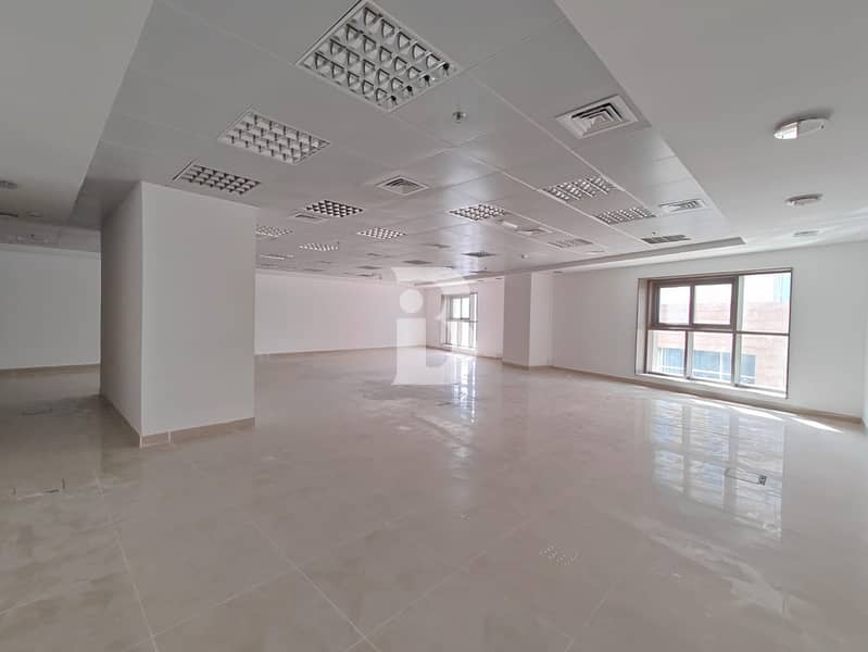 مکتب في الروضة 132000 درهم - 12236251