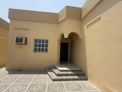 فیلا في جلفار 4 غرف 42000 درهم - 12236934