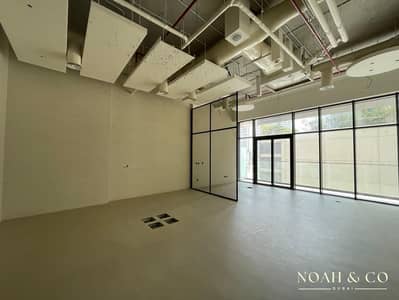 Office for Sale in Business Bay, Dubai - Prime Location | Balcony | Bright and Open Layout