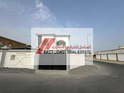 فیلا 4 غرف نوم للايجار في منطقة الفصيل، الفجيرة - IMG_2185. jpg