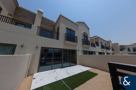 3 Bedroom Townhouse for Sale in Jumeirah Golf Estates, Dubai - Full Lagoon View | Modern Three Bed Townhouse