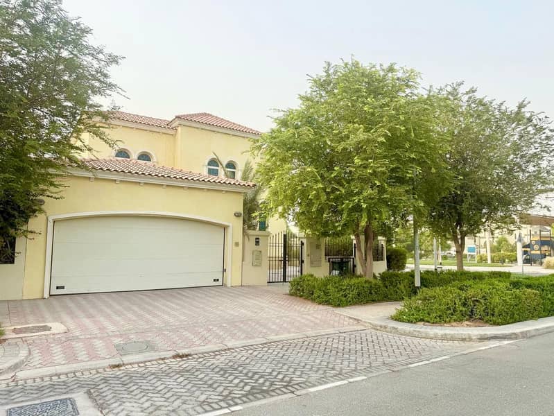 Private Pool | Vacant | White Goods Private Pool | Vacant | White Goods