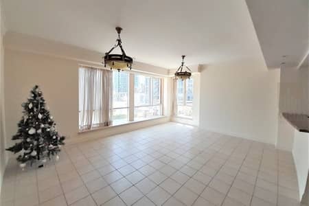 1 Bedroom Flat for Rent in Dubai Marina, Dubai - Huge Layout 1 BHK | Pool View | Fitted Kitchen