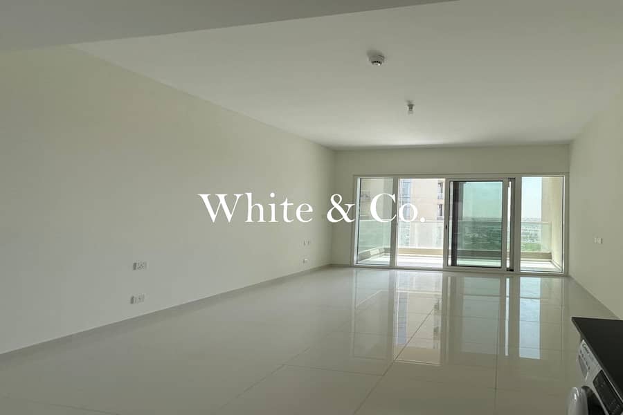 Studio | Upgraded Unit | 4 Cheques