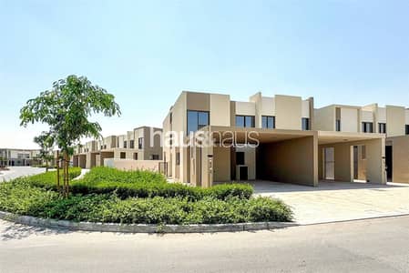 4 Bedroom Townhouse for Sale in Dubailand, Dubai - Park Backing | Single Row | Best Value