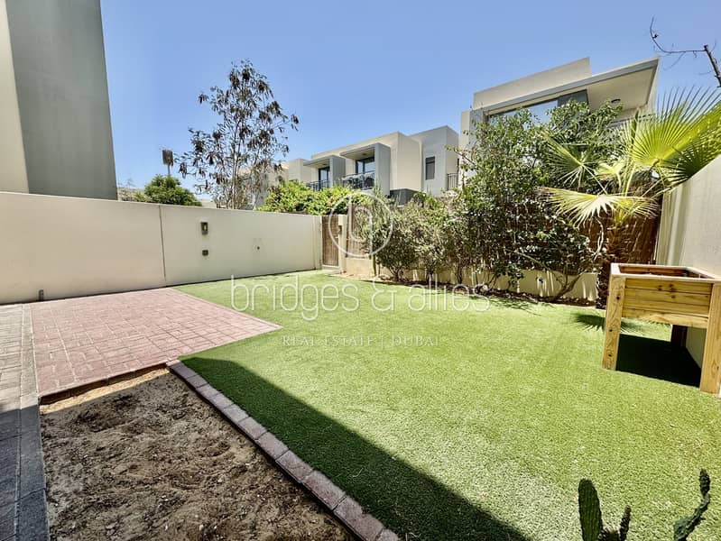 位于迪拜山庄,枫叶社区,枫叶2号公寓 3 卧室的别墅 240000 AED - 12242358 位于迪拜山庄,枫叶社区,枫叶2号公寓 3 卧室的别墅 240000 AED - 12242358
