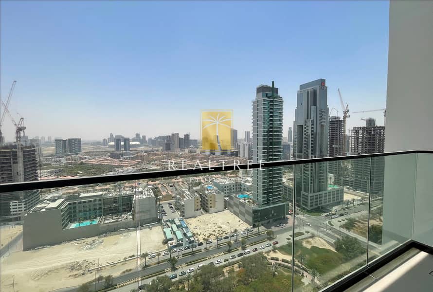 2 BALCONY. jpg