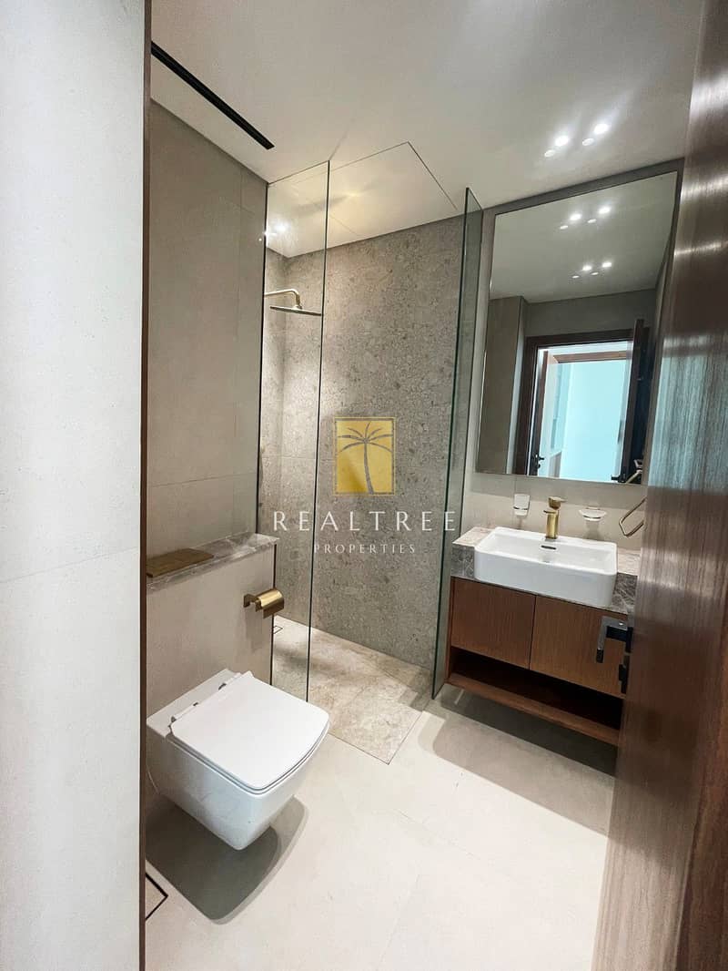 14 BATHROOM 1. jpg