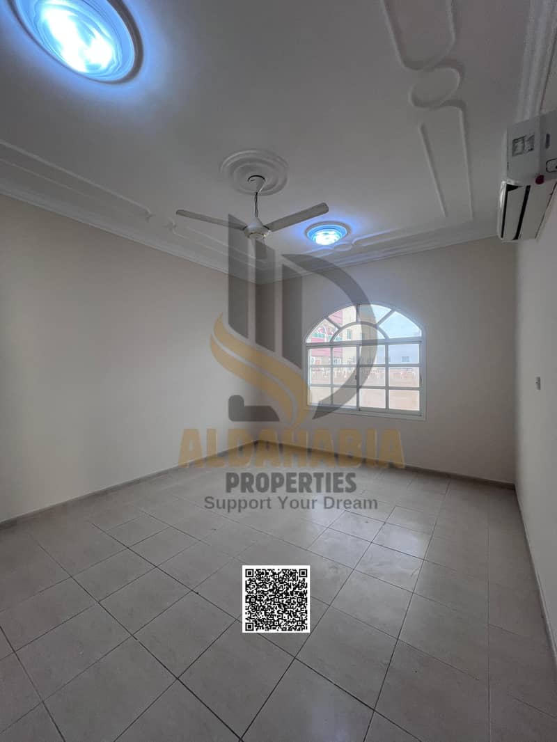 10 616988f2-cbce-4a1a-b02c-0aafbc666d9a. jpg