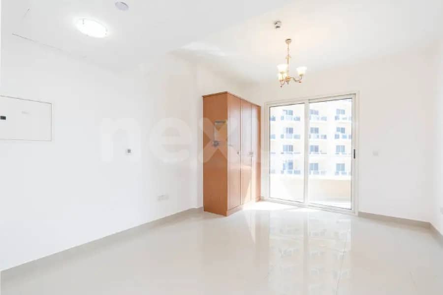 Lake View | Vacant | Parking | Semi Furnished