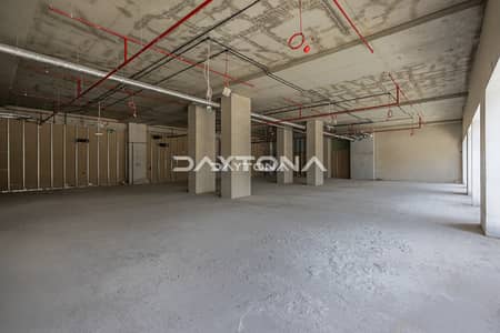 Shop for Rent in Dubai Maritime City, Dubai - LARGE RETAIL SPACE | HIGH FOOTFALL AREA | DUBAI MARITIME CITY