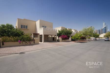 4 Bedroom Villa for Sale in The Meadows, Dubai - Immaculately Maintained | 4 Bed Villa