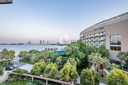 2 Bedroom Apartment for Sale in Palm Jumeirah, Dubai - Motivated Seller | Sea View | Vacant on Transfer